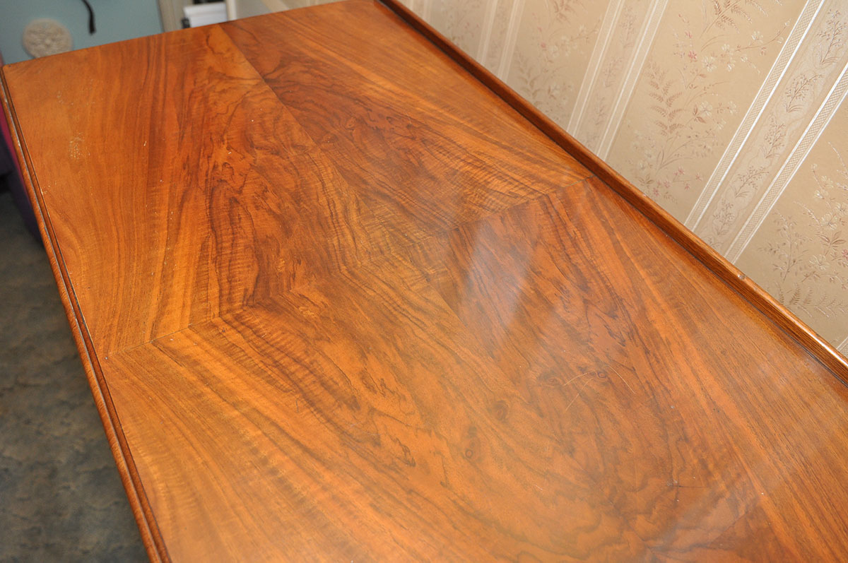 Vintage Art Deco Gentleman's Chest with Burled Wood Veneers