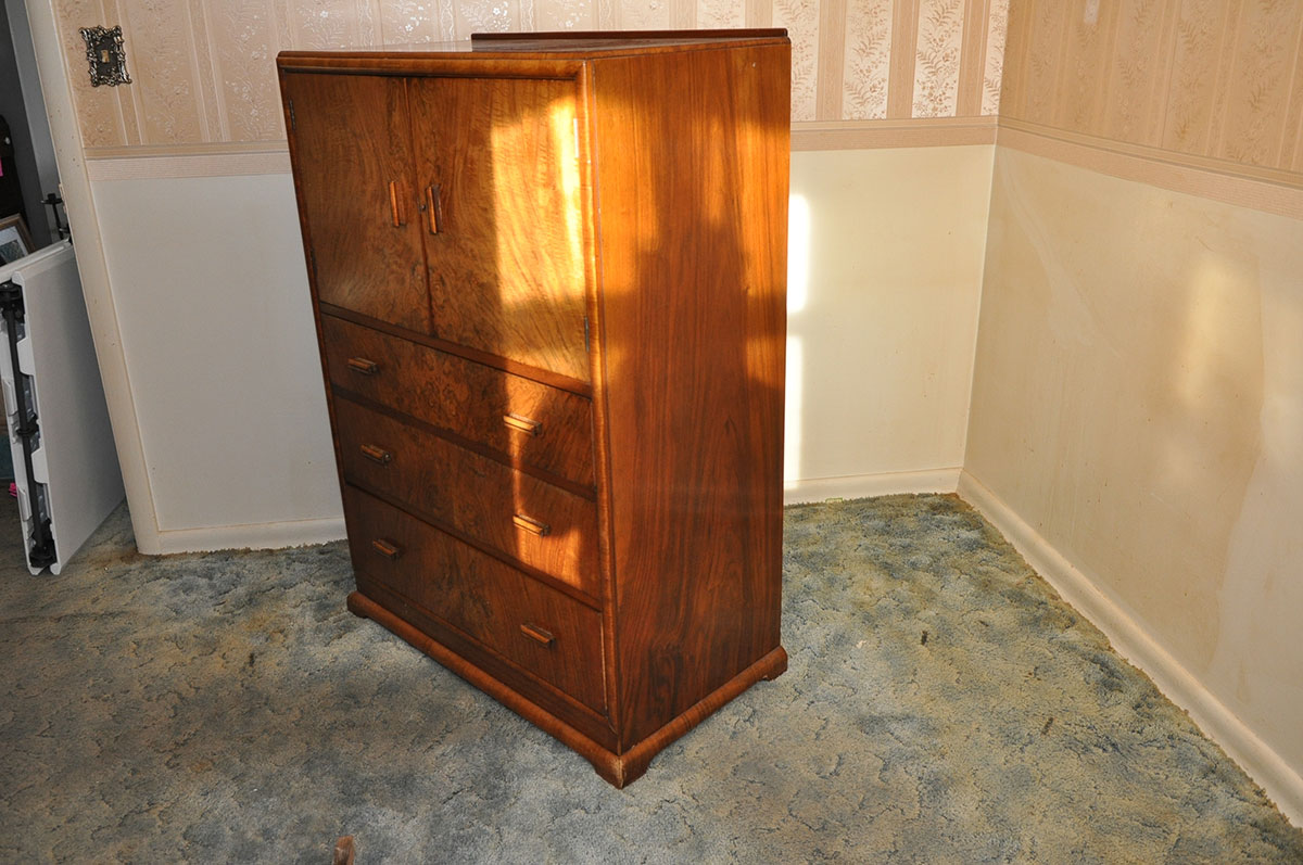 Vintage Art Deco Gentleman's Chest with Burled Wood Veneers