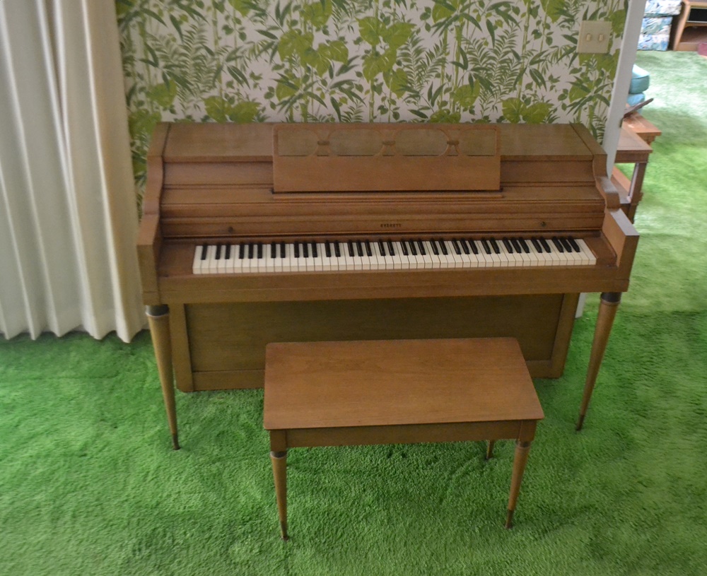 Mid Century  1959 Everett  Spinet Piano