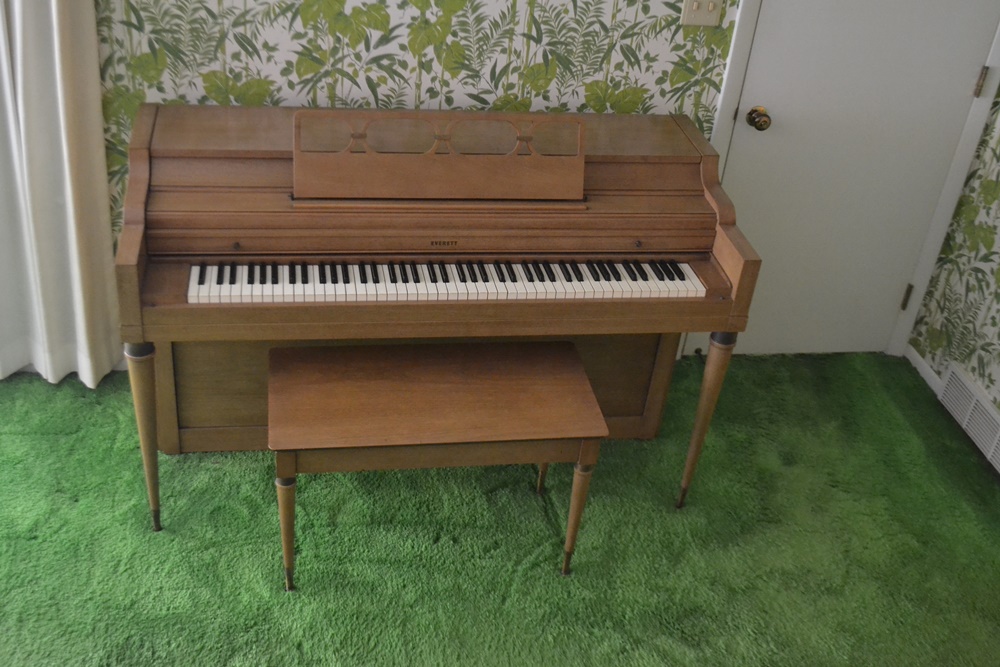 Mid Century  1959 Everett  Spinet Piano
