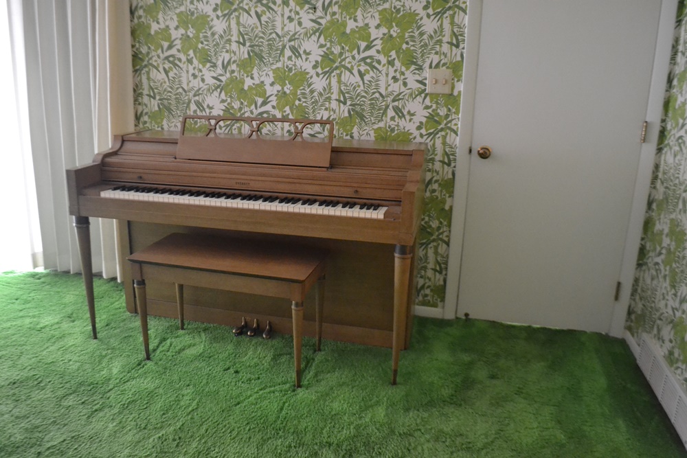Mid Century  1959 Everett  Spinet Piano
