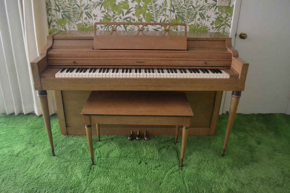 Mid Century  1959 Everett  Spinet Piano