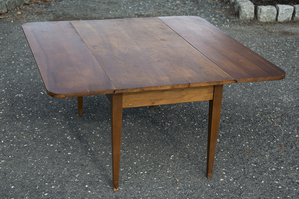 Hepplewhite Style Drop Leaf Coffee Table