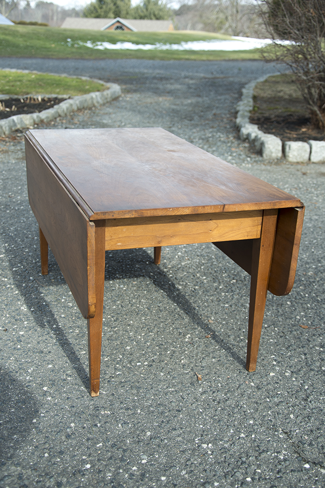 Hepplewhite Style Drop Leaf Coffee Table