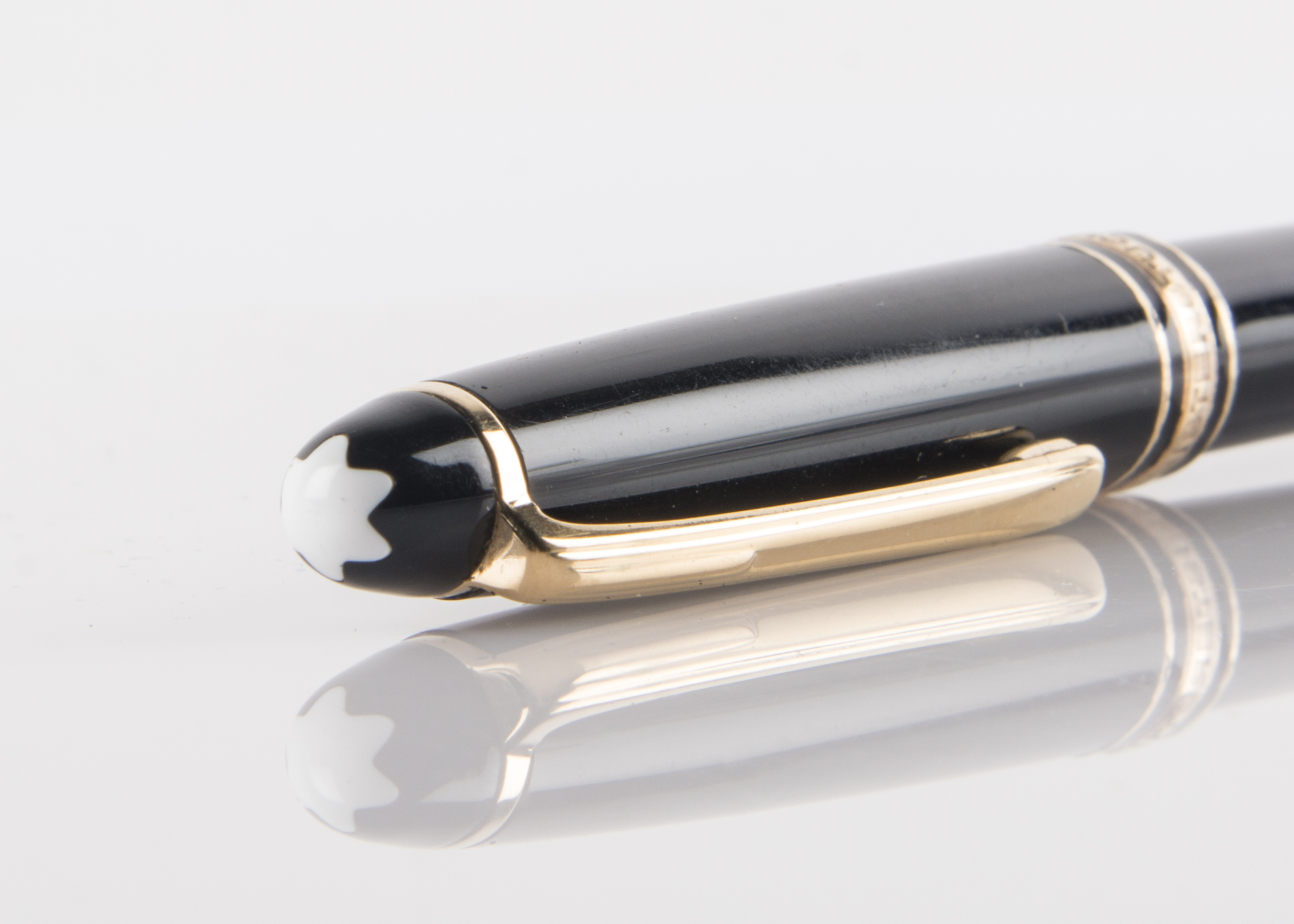 Montblanc Meisterstuck Model 144 Black Precious Resin Fountain Pen