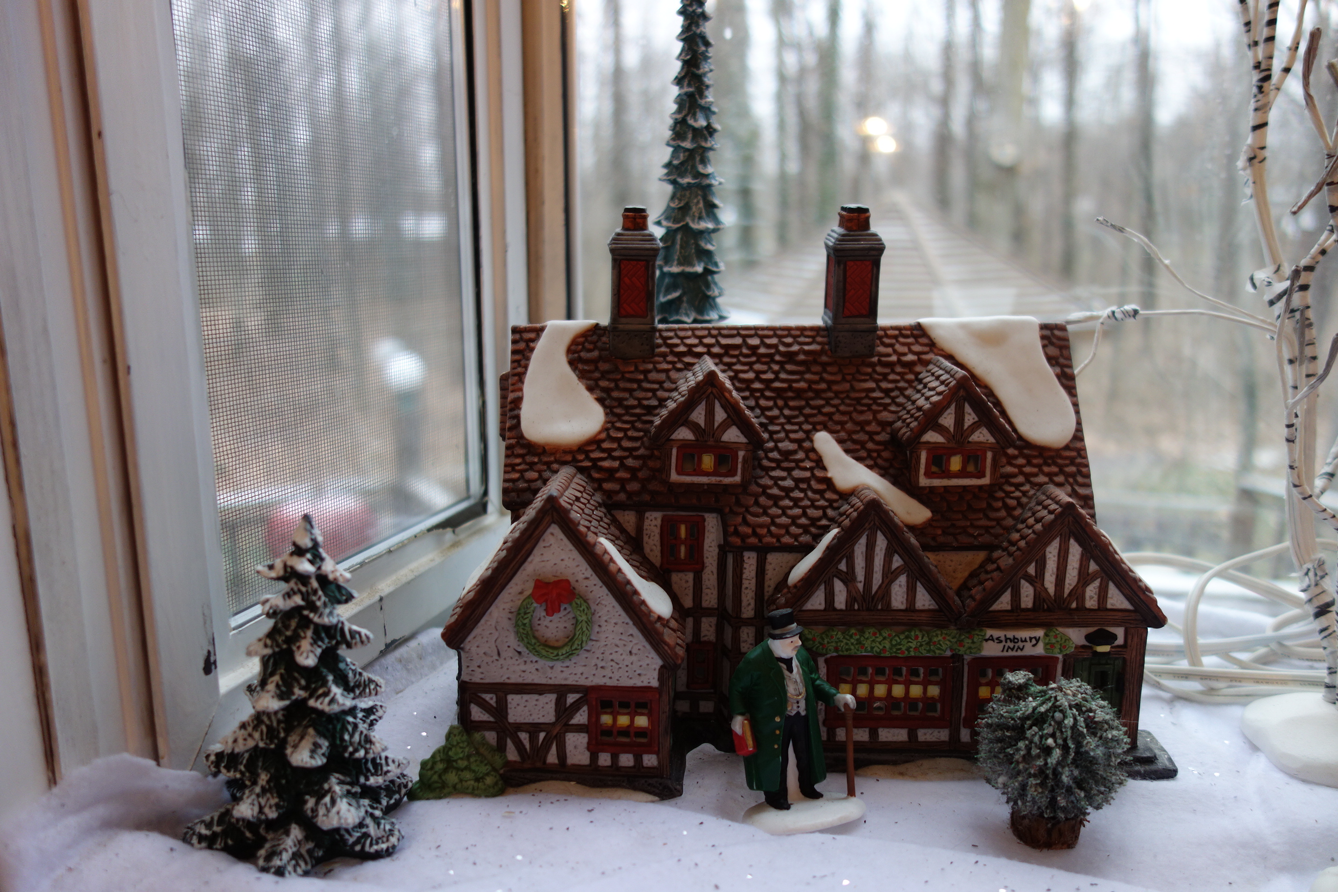 Department 56 Holiday Village Scene