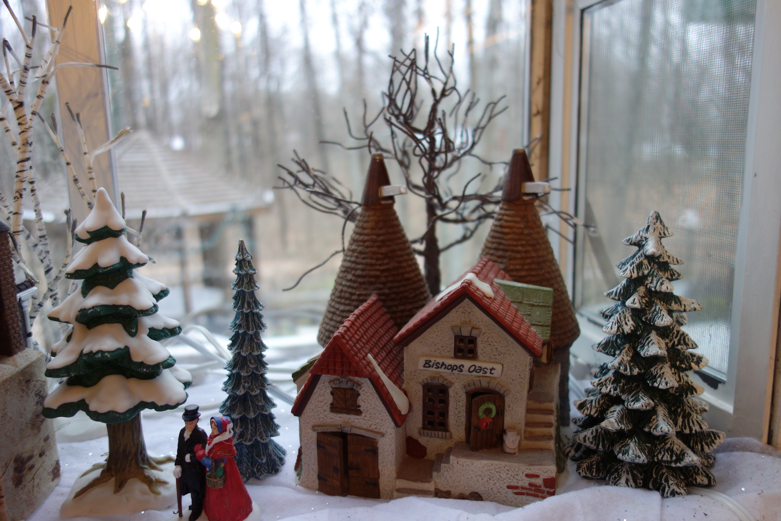Department 56 Holiday Village Scene