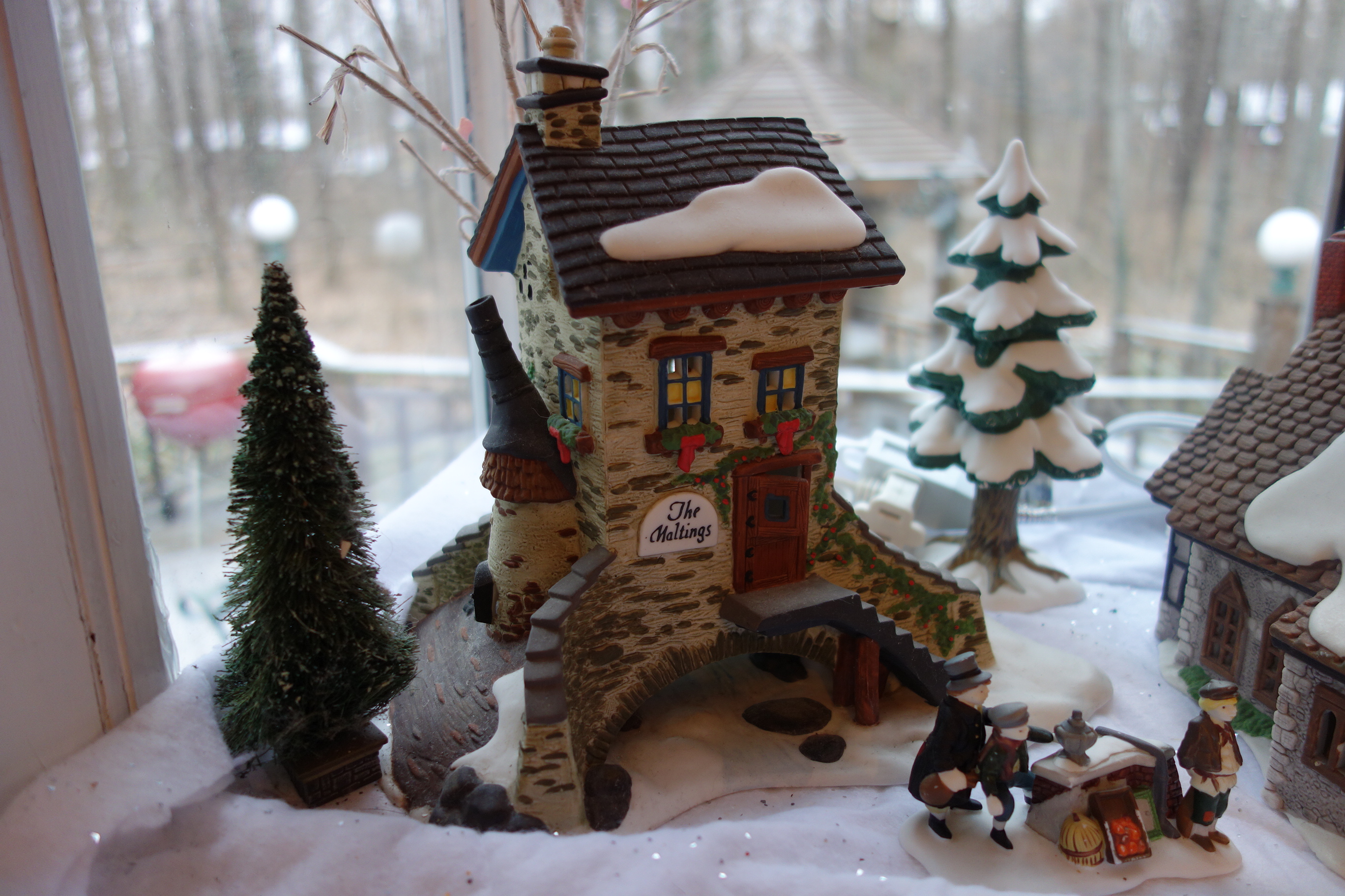 Department 56 Holiday Village Scene
