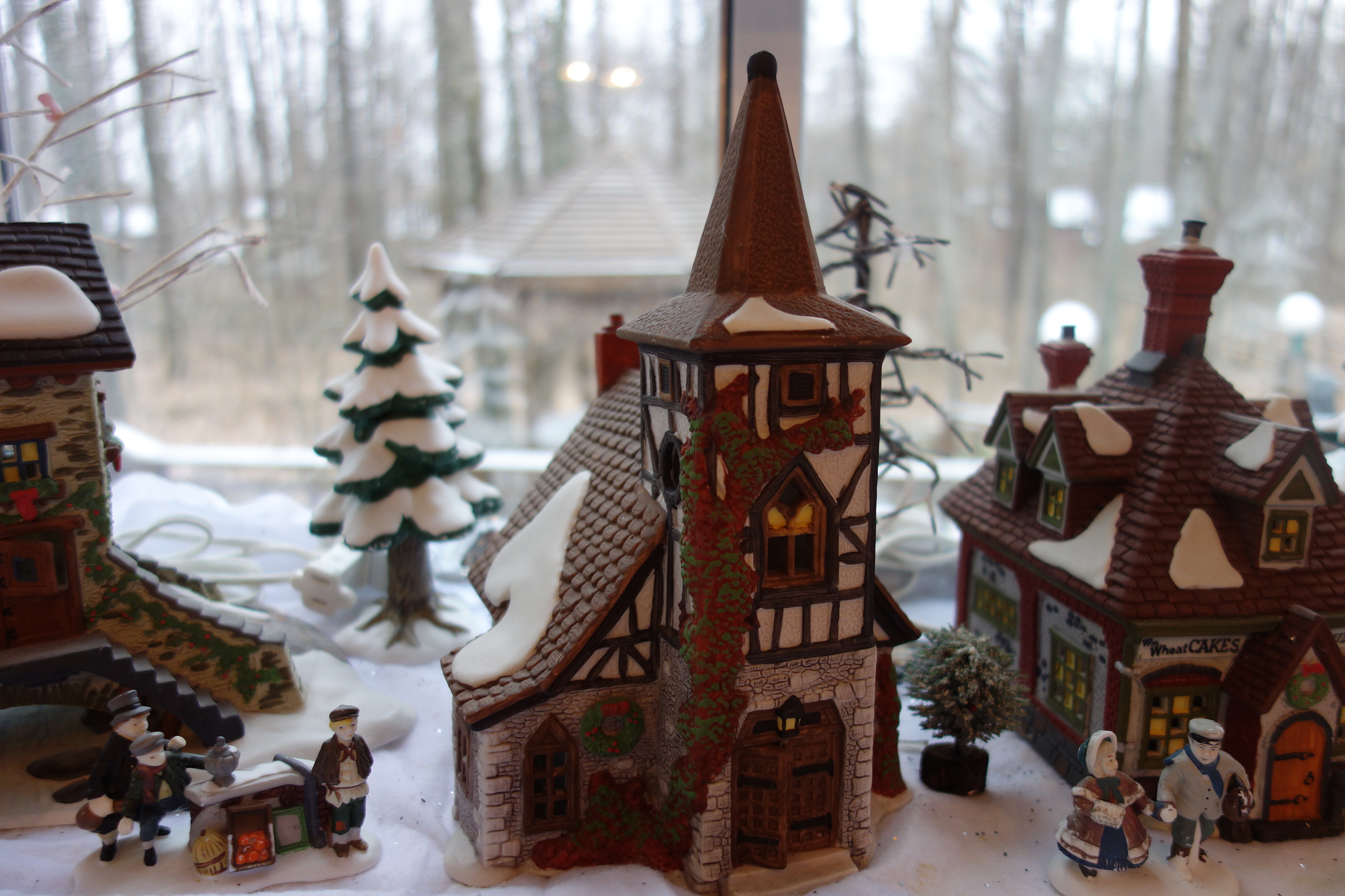 Department 56 Holiday Village Scene