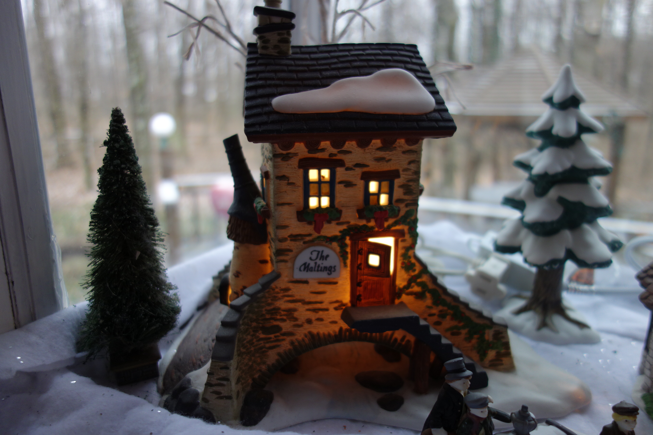 Department 56 Holiday Village Scene