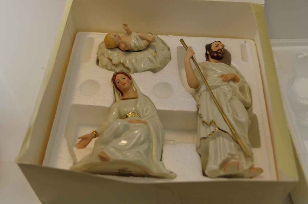 Lenox Wooden Creche with Classic Nativity Holy Family Porcelain Figurines