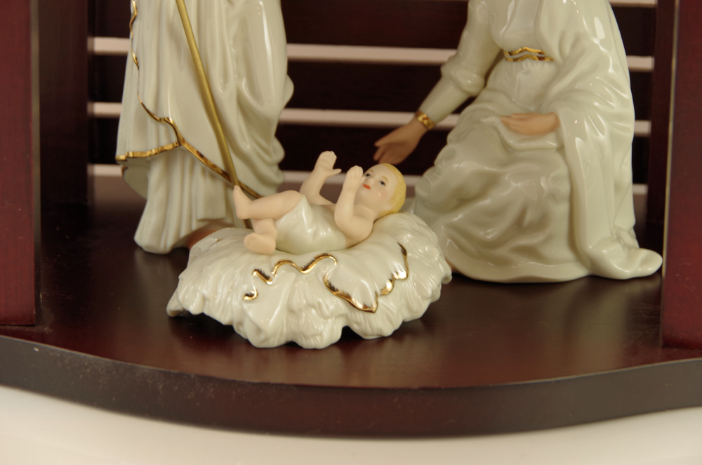 Lenox Wooden Creche with Classic Nativity Holy Family Porcelain Figurines