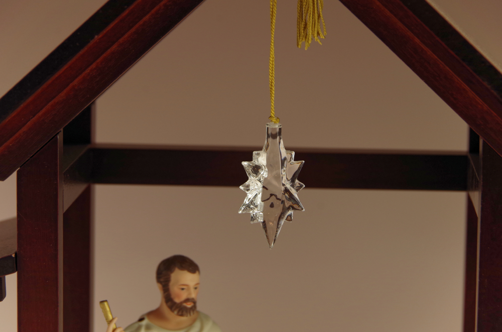 Lenox Wooden Creche with Classic Nativity Holy Family Porcelain Figurines