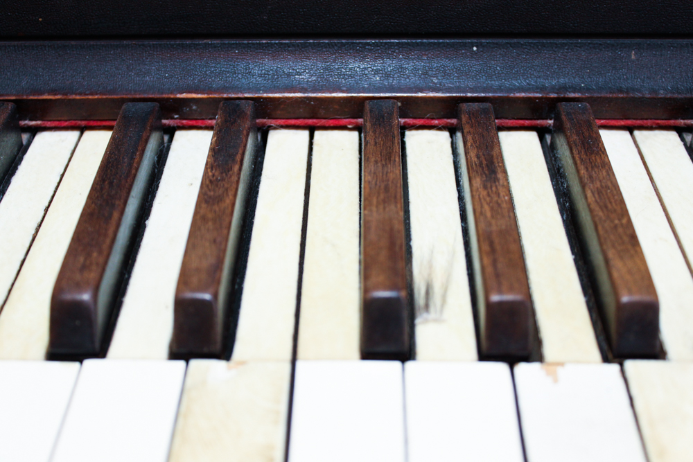 Antique Trayser Piano Company Upright Piano