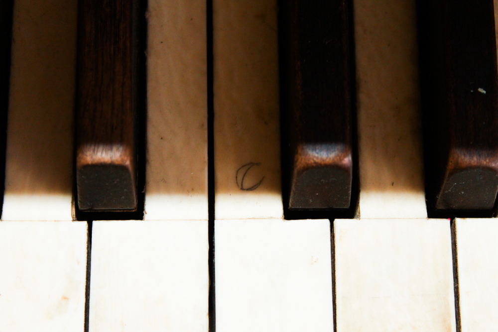 Antique Trayser Piano Company Upright Piano