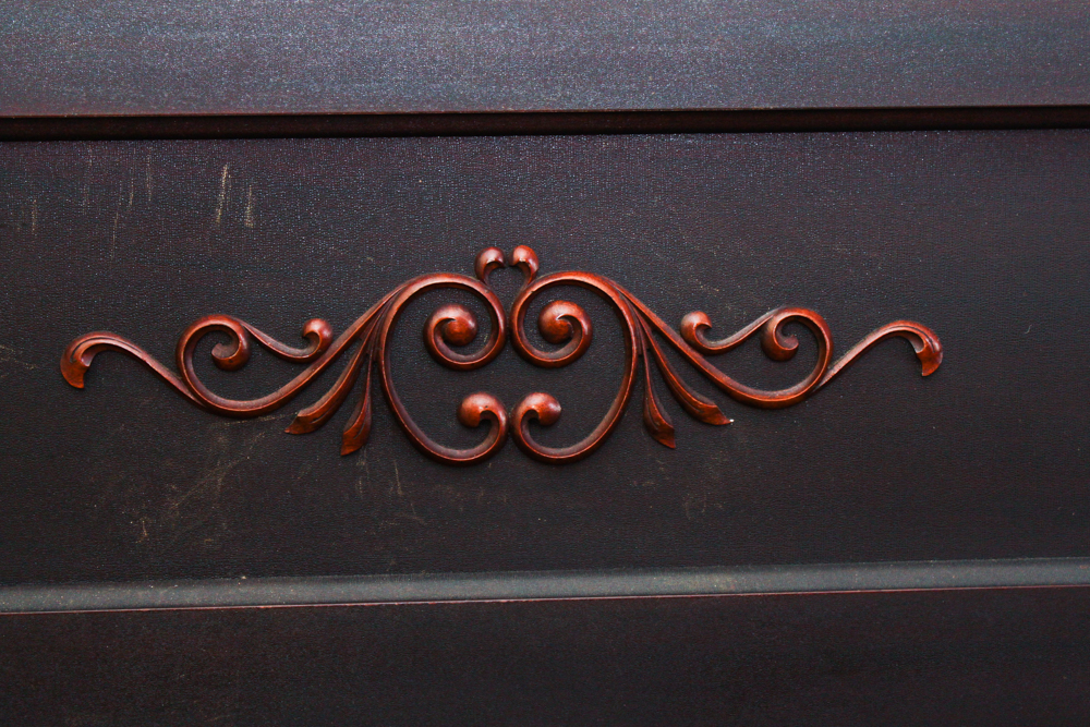 Antique Trayser Piano Company Upright Piano