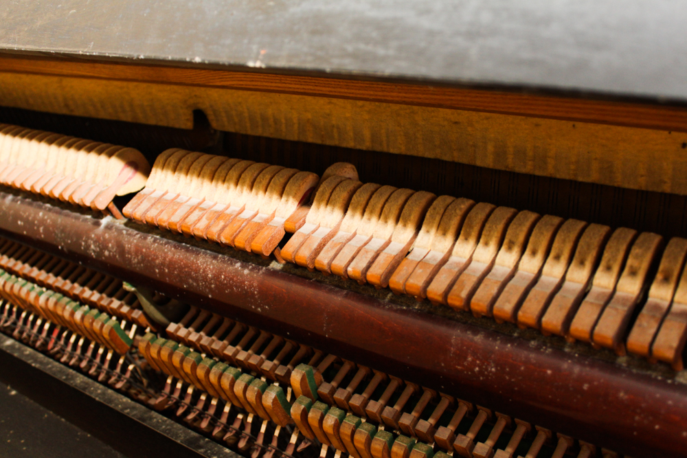 Antique Trayser Piano Company Upright Piano