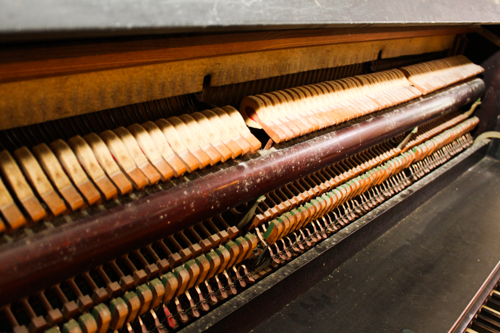 Antique Trayser Piano Company Upright Piano