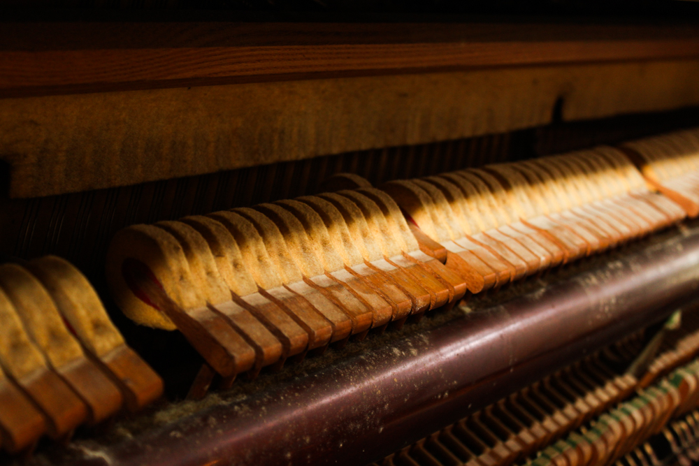 Antique Trayser Piano Company Upright Piano