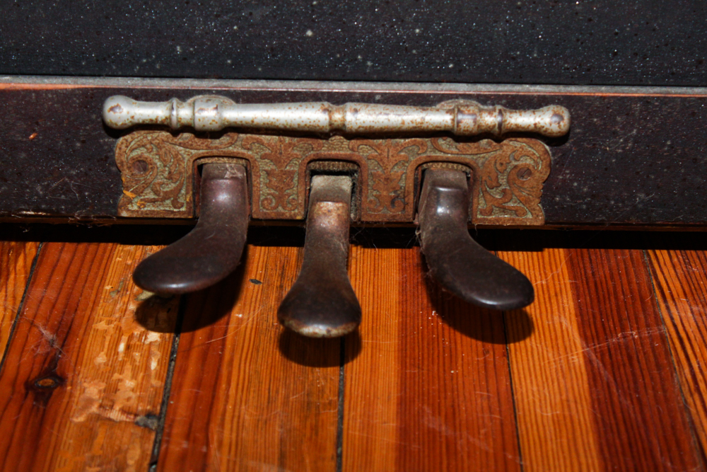 Antique Trayser Piano Company Upright Piano