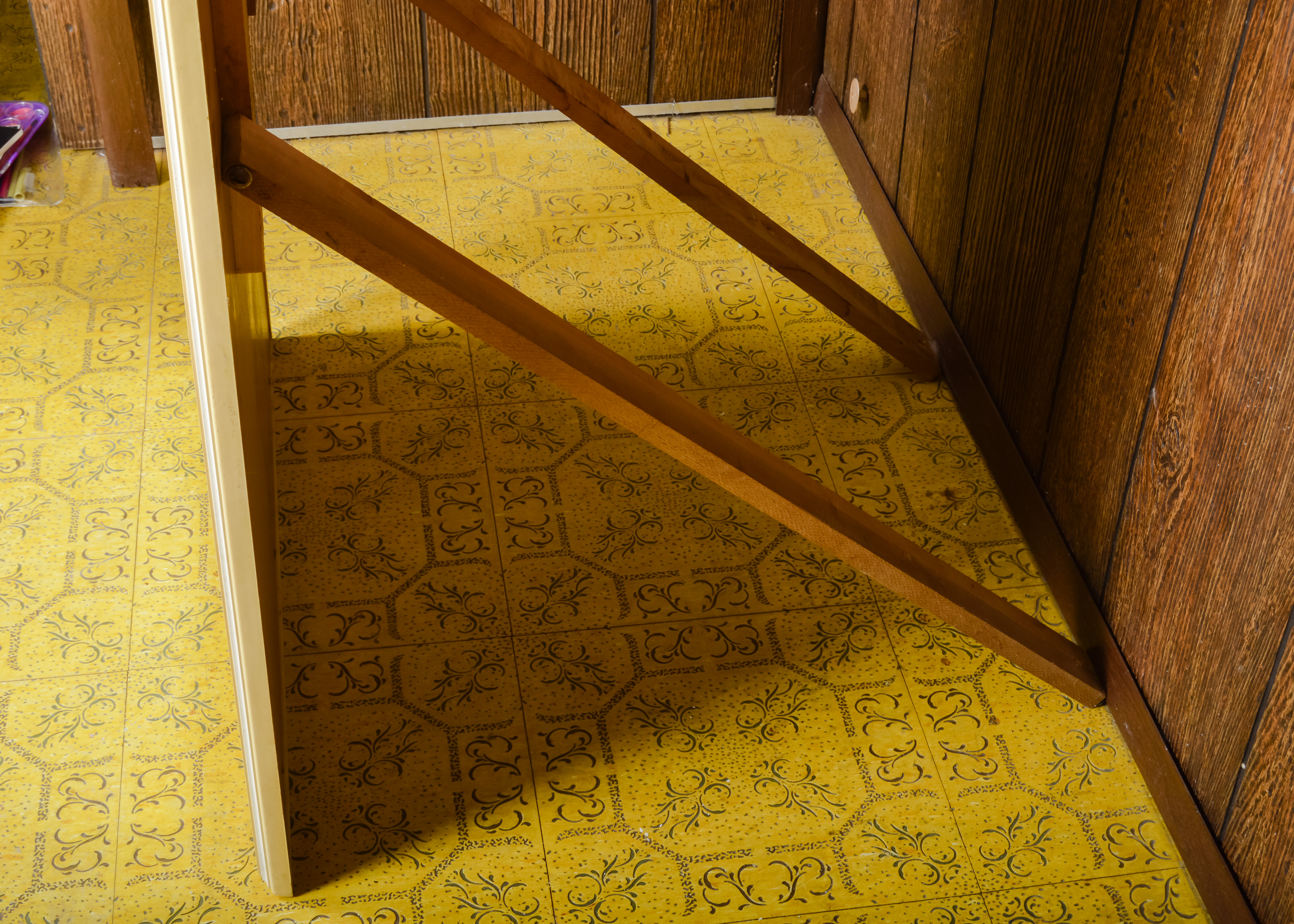 Johnson/Carper Seven-Drawer Dresser with Mirror