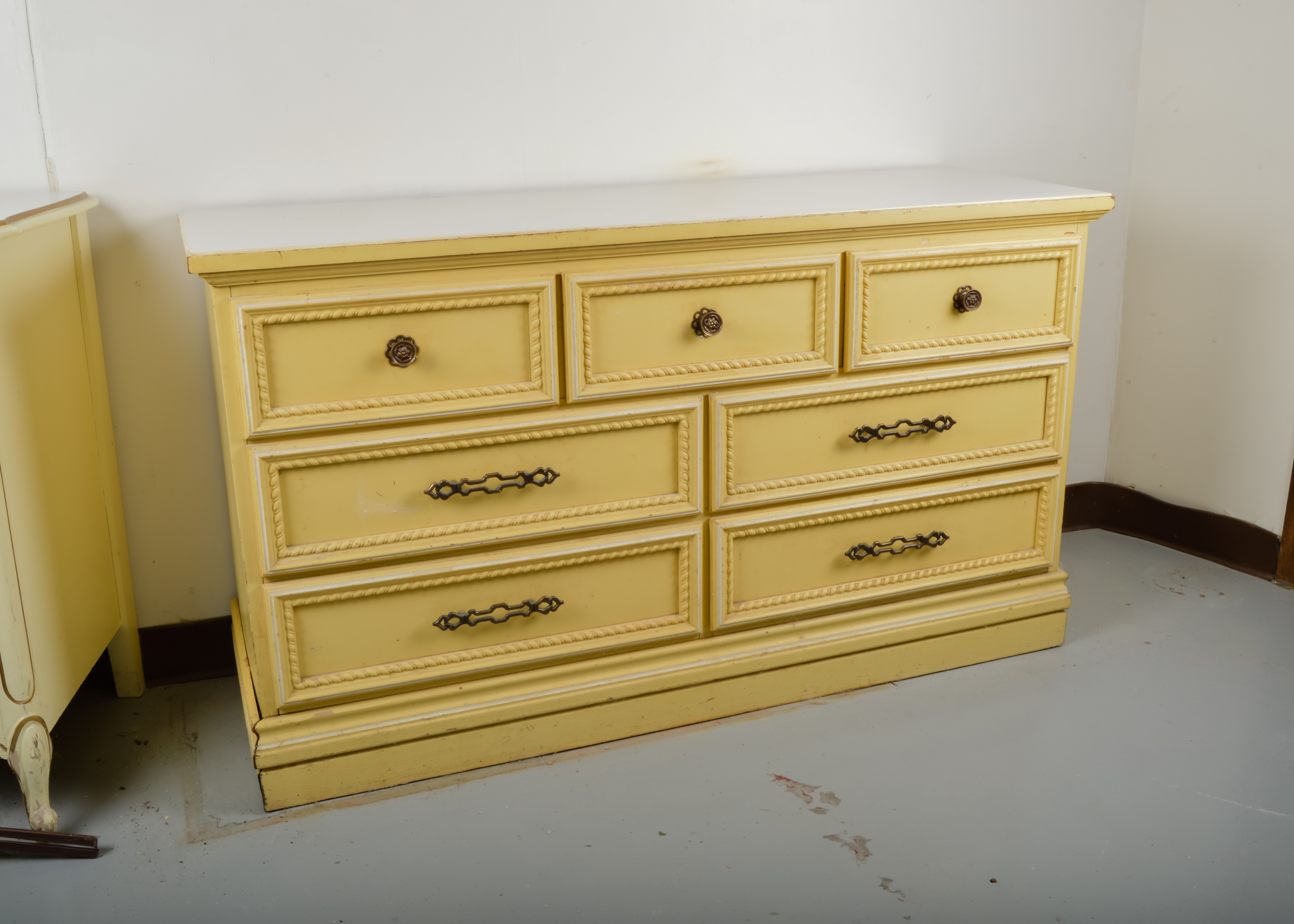 Johnson/Carper Seven-Drawer Dresser with Mirror