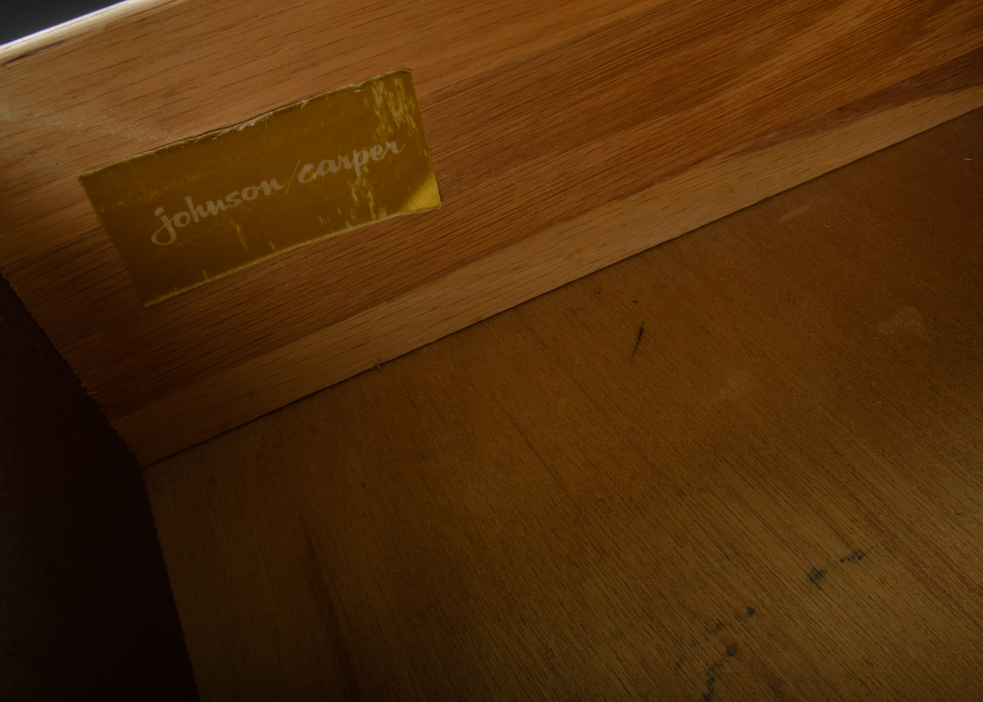 Johnson/Carper Seven-Drawer Dresser with Mirror