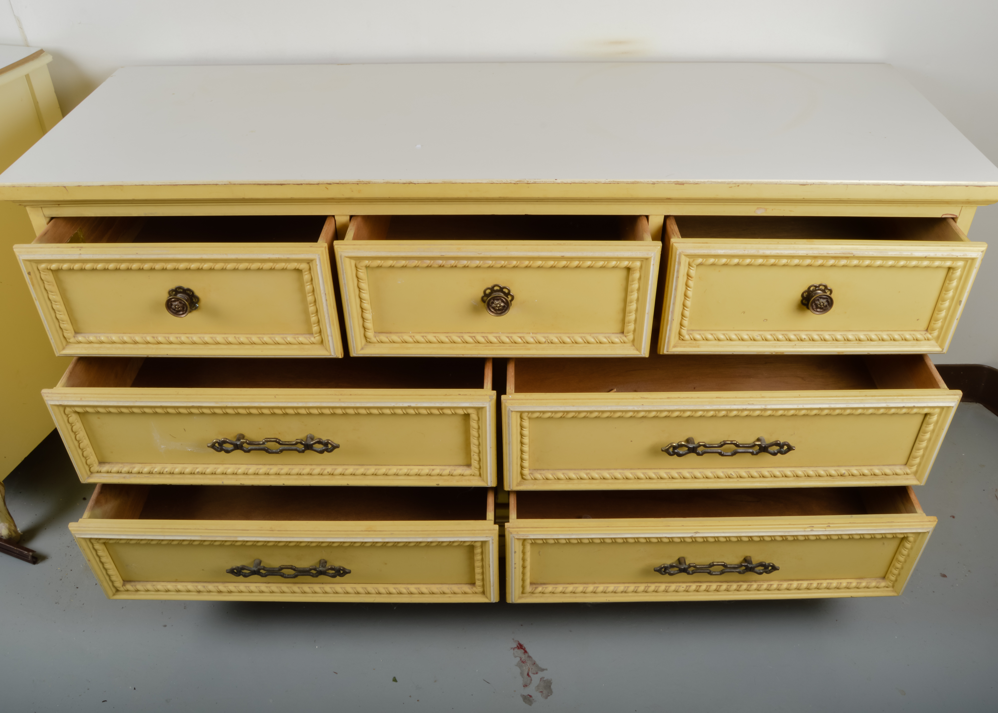 Johnson/Carper Seven-Drawer Dresser with Mirror