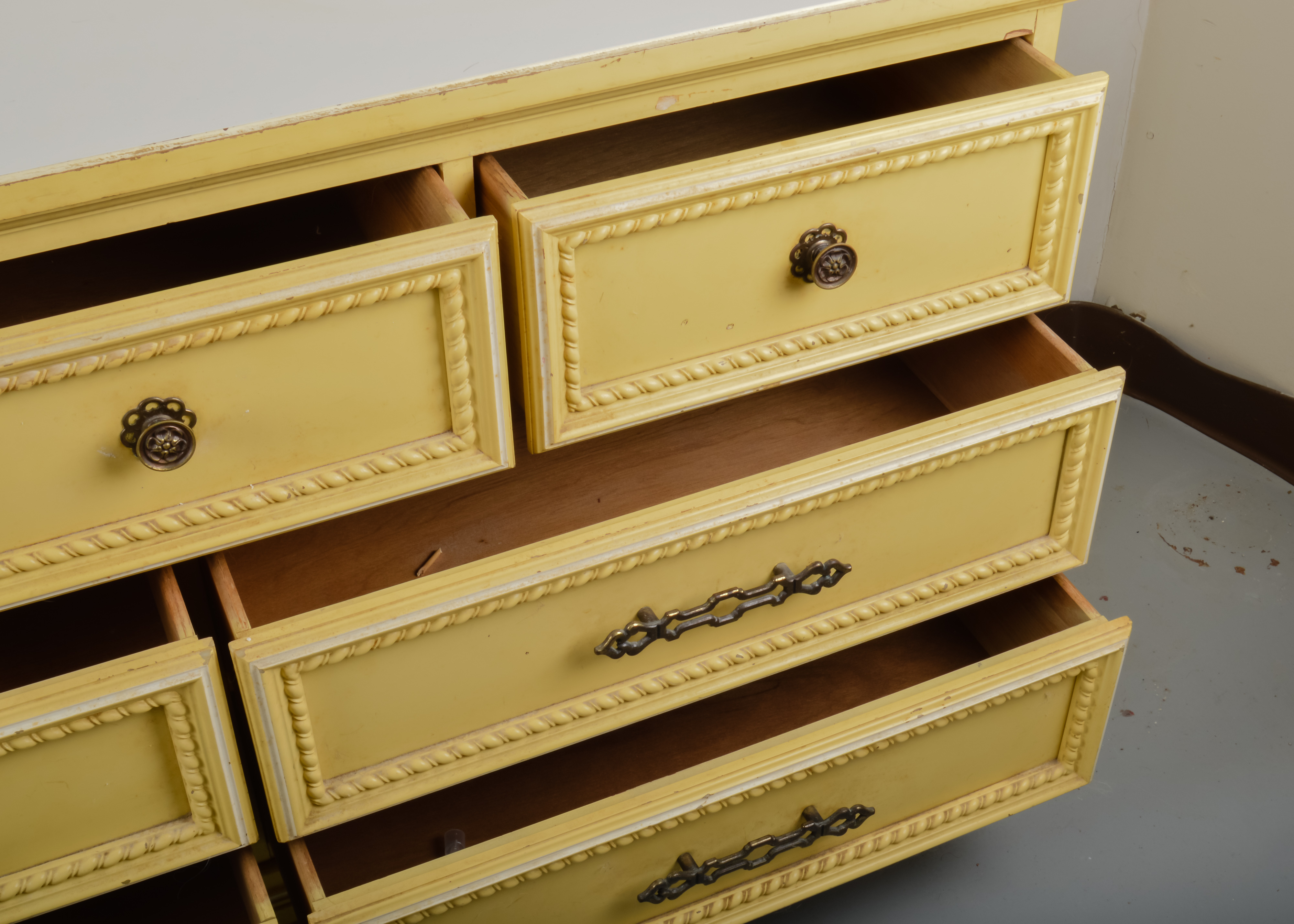 Johnson/Carper Seven-Drawer Dresser with Mirror