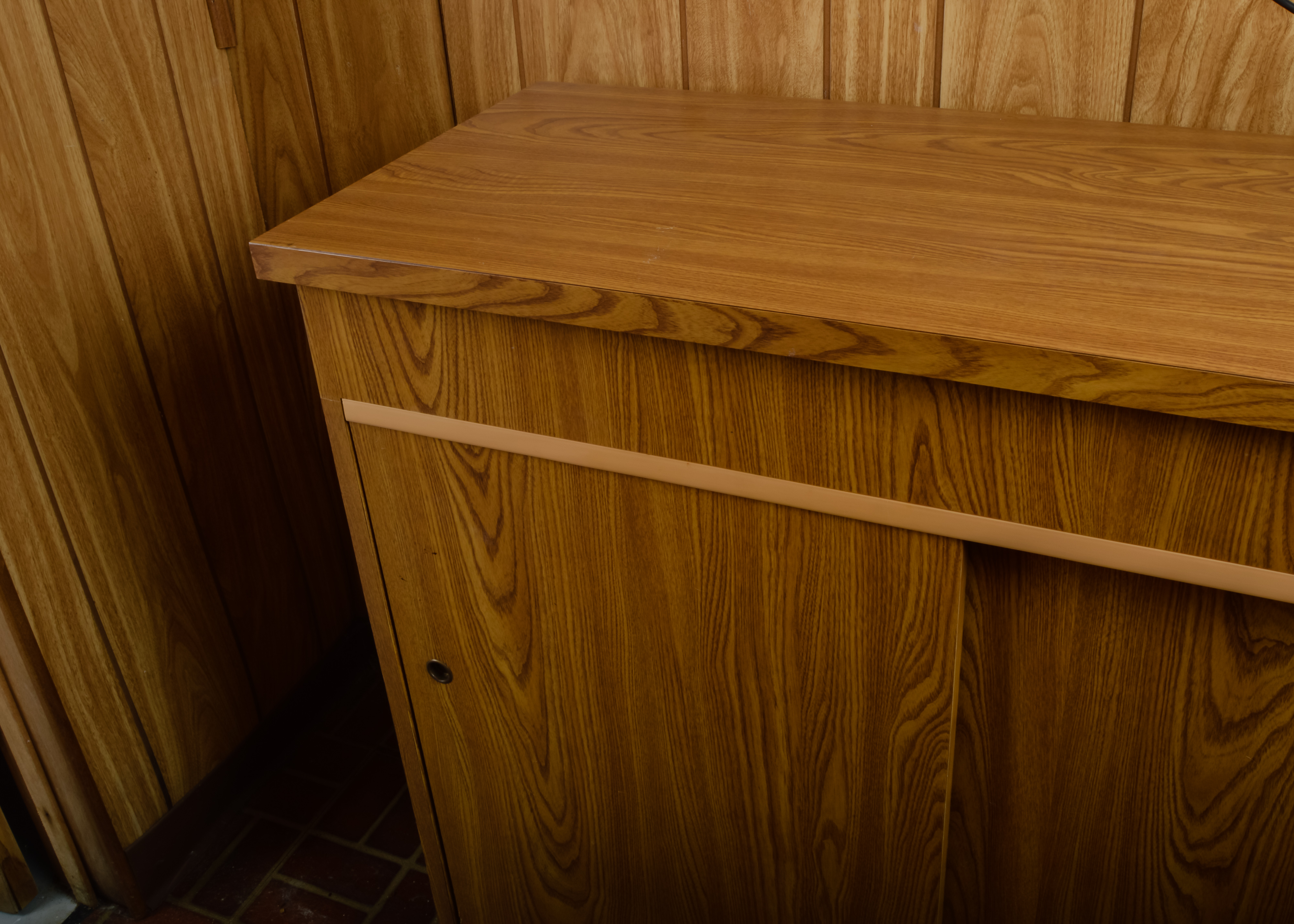 Wood Laminate Cabinet