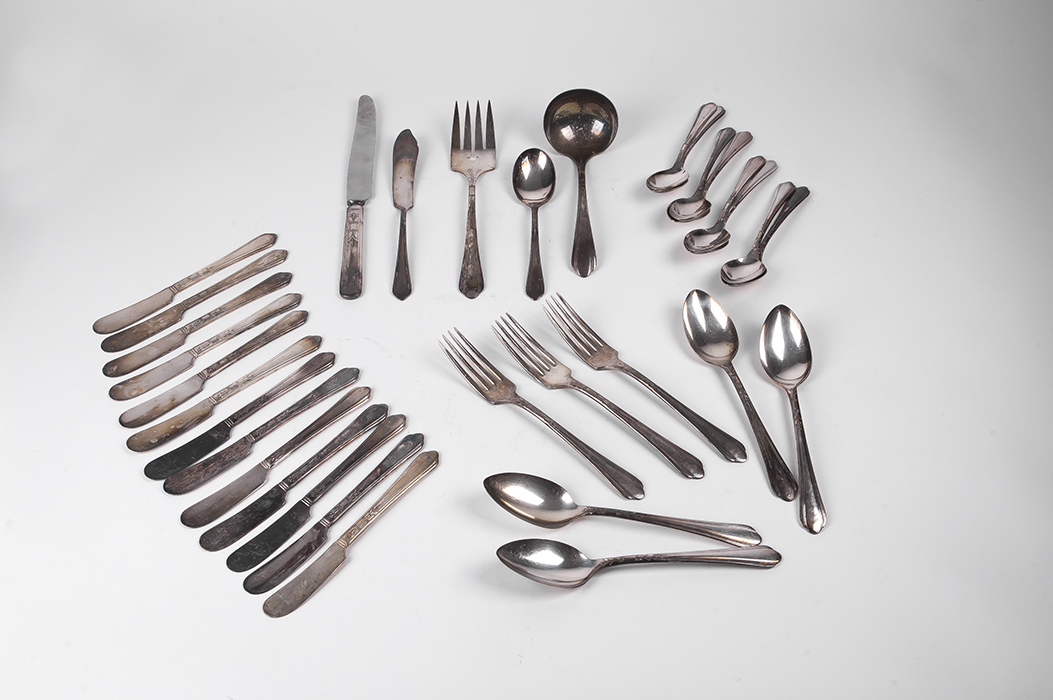 Oneida Community Tudor Plate in June Nursery Pattern