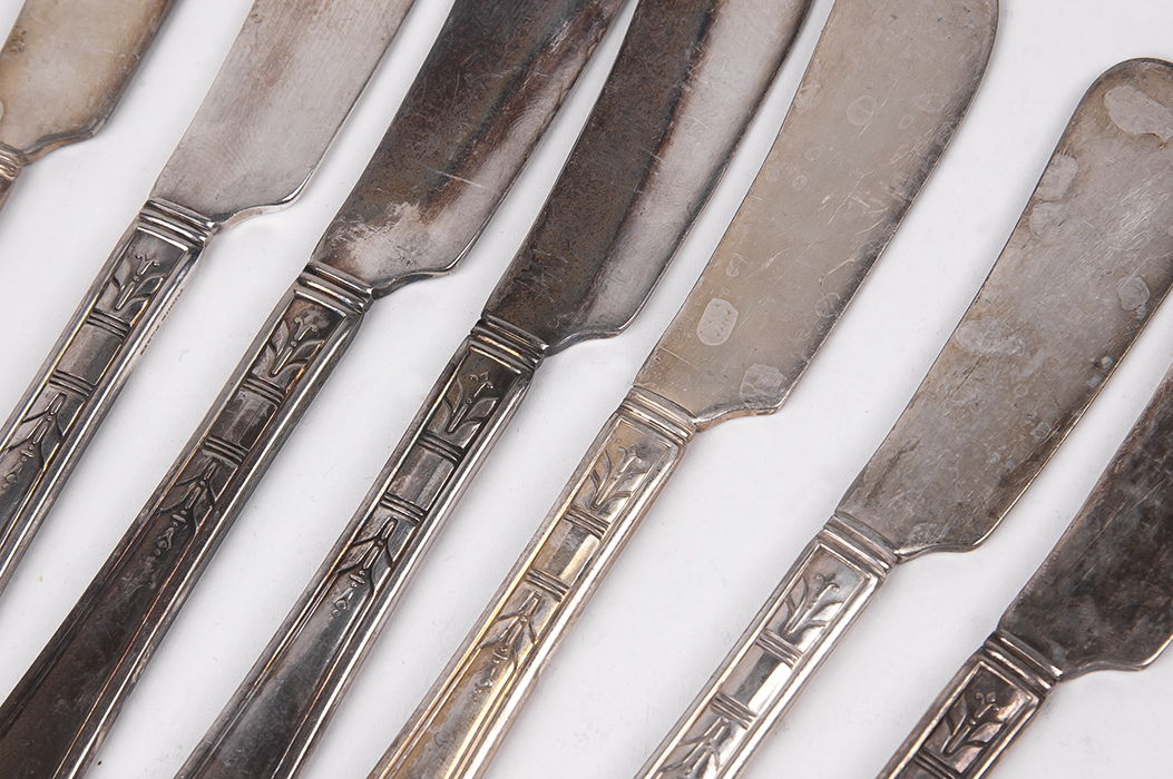 Oneida Community Tudor Plate in June Nursery Pattern