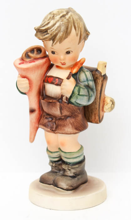 Vinatge Goebel Hummel "Little Scholar" Figurine