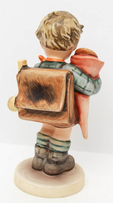 Vinatge Goebel Hummel "Little Scholar" Figurine