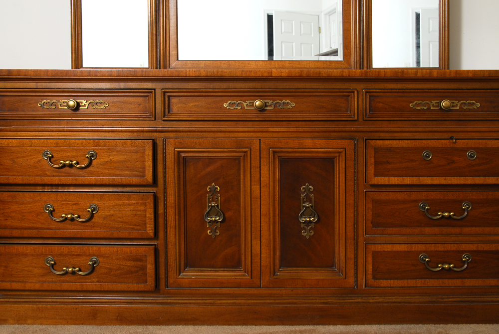 Unique Furniture Makers Dresser with Trifold Mirror