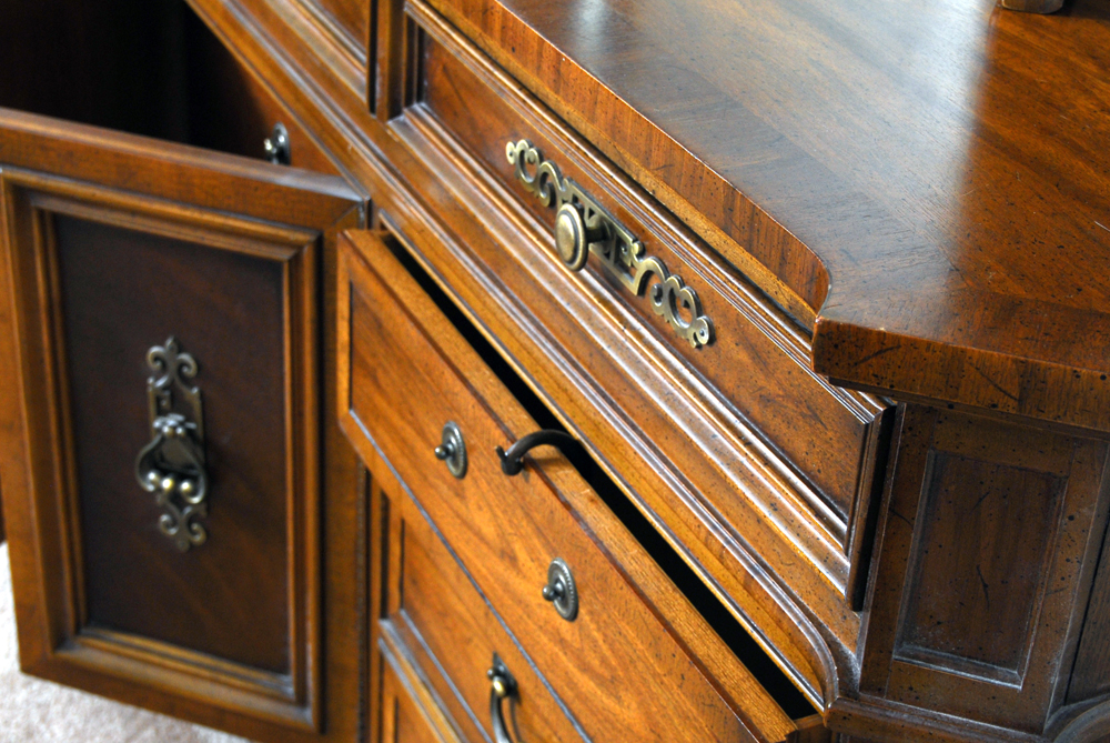 Unique Furniture Makers Dresser with Trifold Mirror