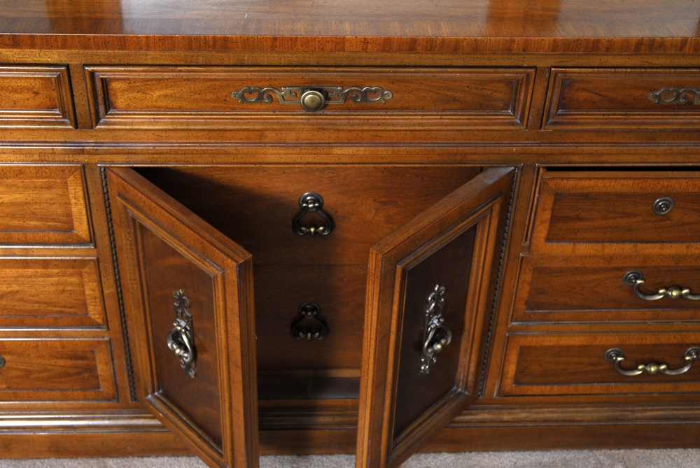 Unique Furniture Makers Dresser with Trifold Mirror