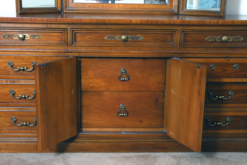 Unique Furniture Makers Dresser with Trifold Mirror