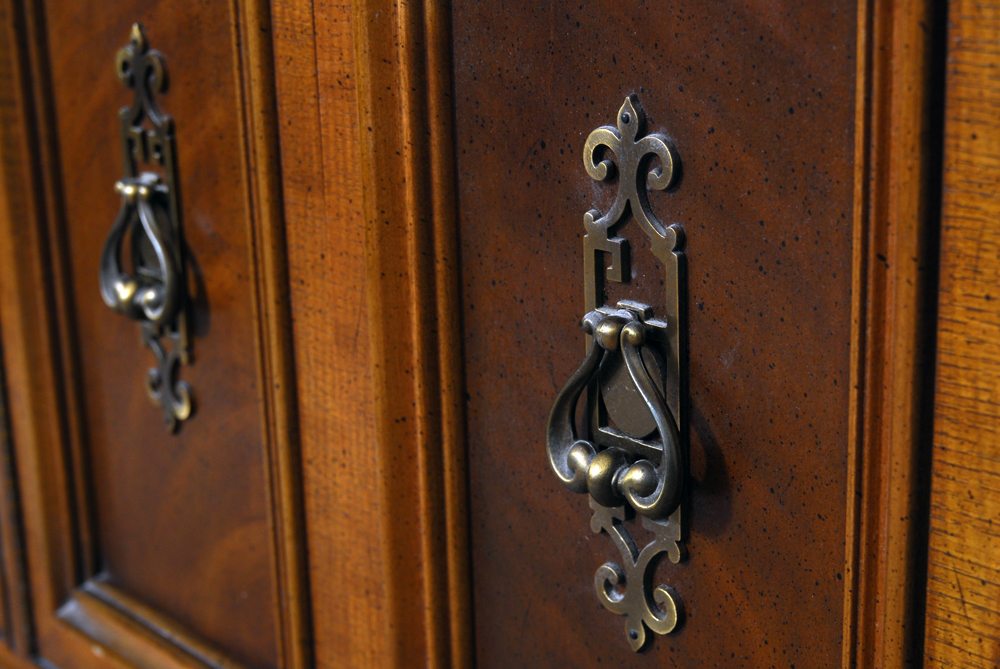 Unique Furniture Makers Dresser with Trifold Mirror