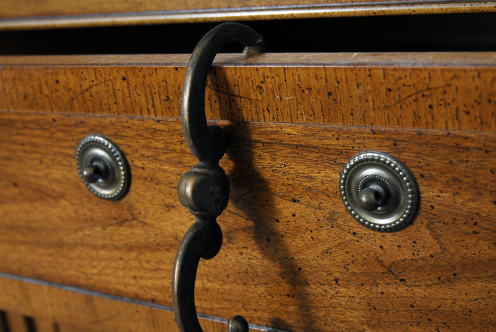Unique Furniture Makers Dresser with Trifold Mirror