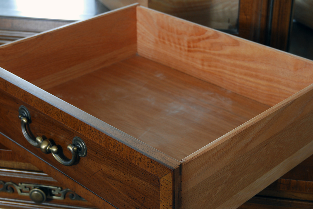 Unique Furniture Makers Dresser with Trifold Mirror