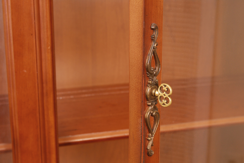 Vintage Bassett Furniture China Cabinet