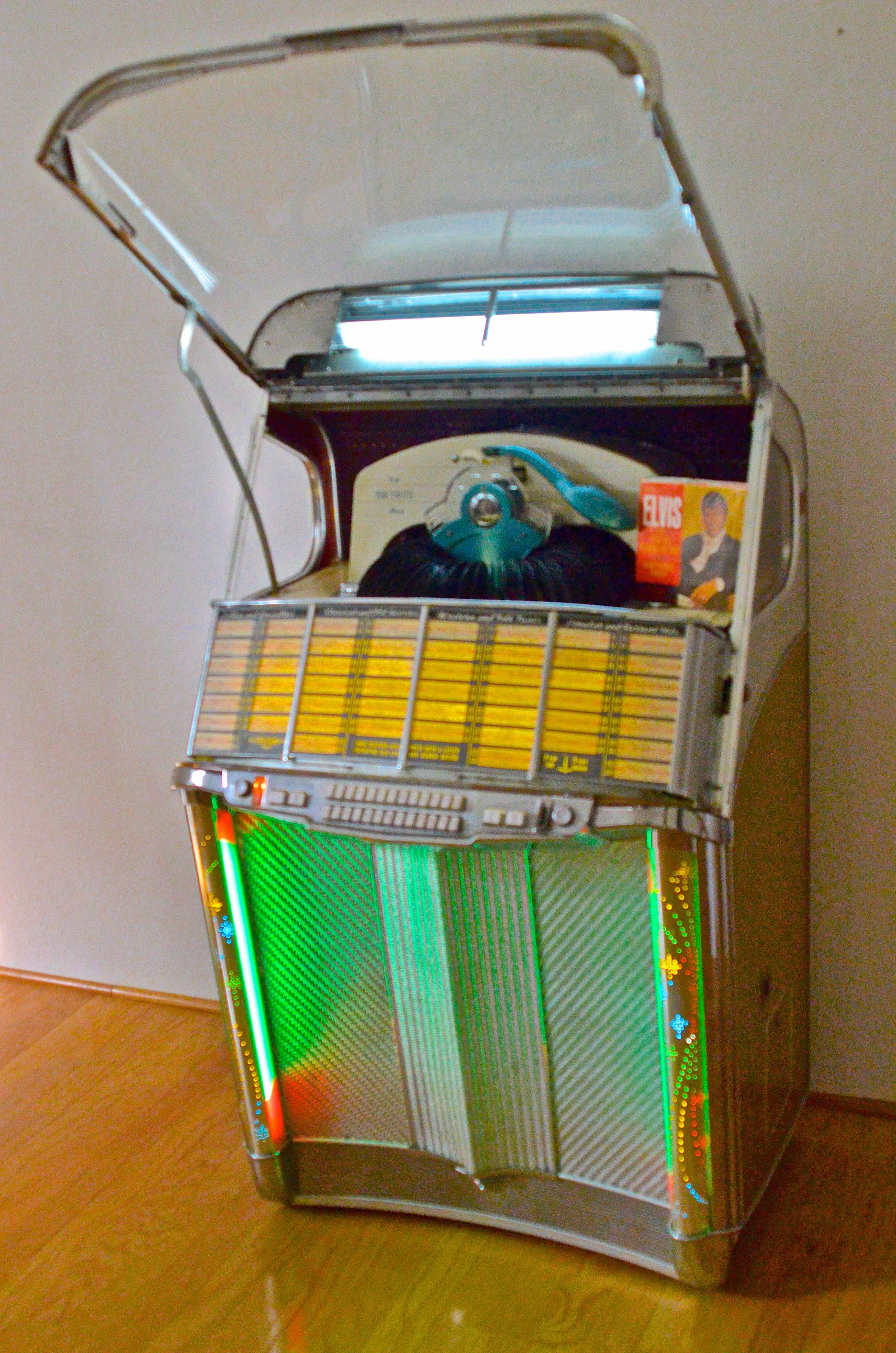 Wurlitzer Multi-Selector Phonograph Jukebox Centennial 1900 Model