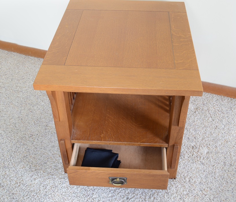 Bassett Oak Mission Style End Table