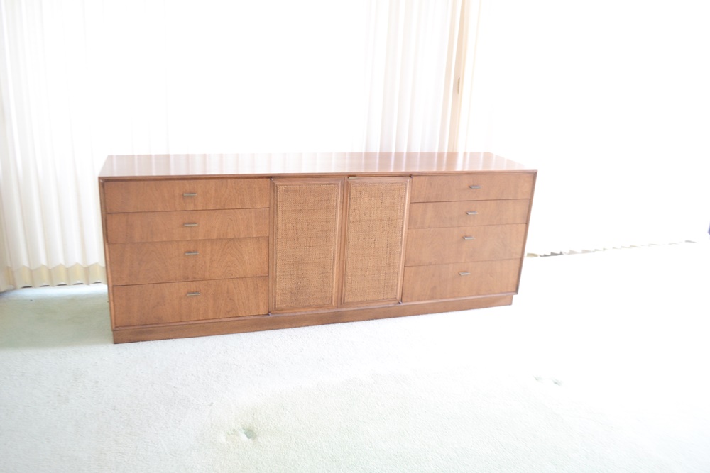 Mid Century Modern Jack Cartwright For Founders Furniture Dresser