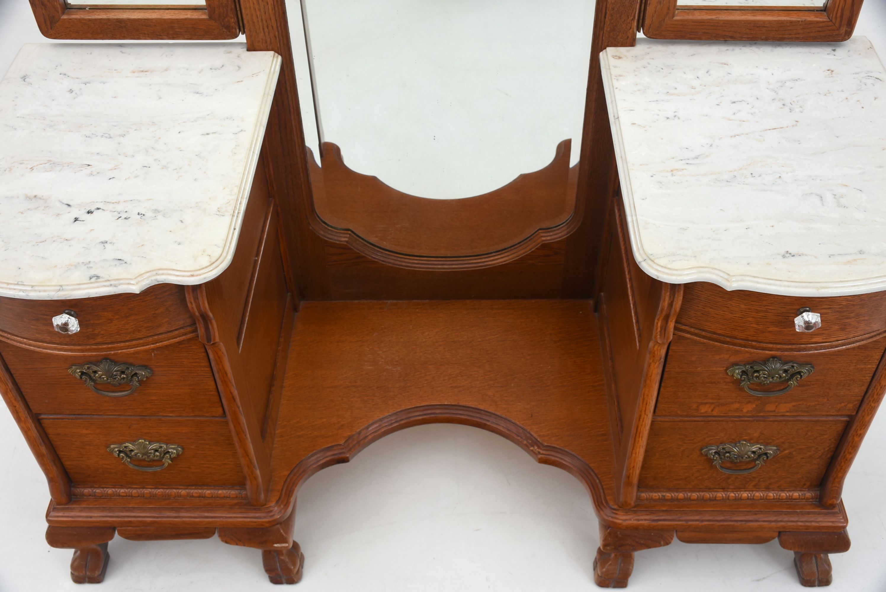 Lexington Furniture Victorian Sampler Collection - Vanity