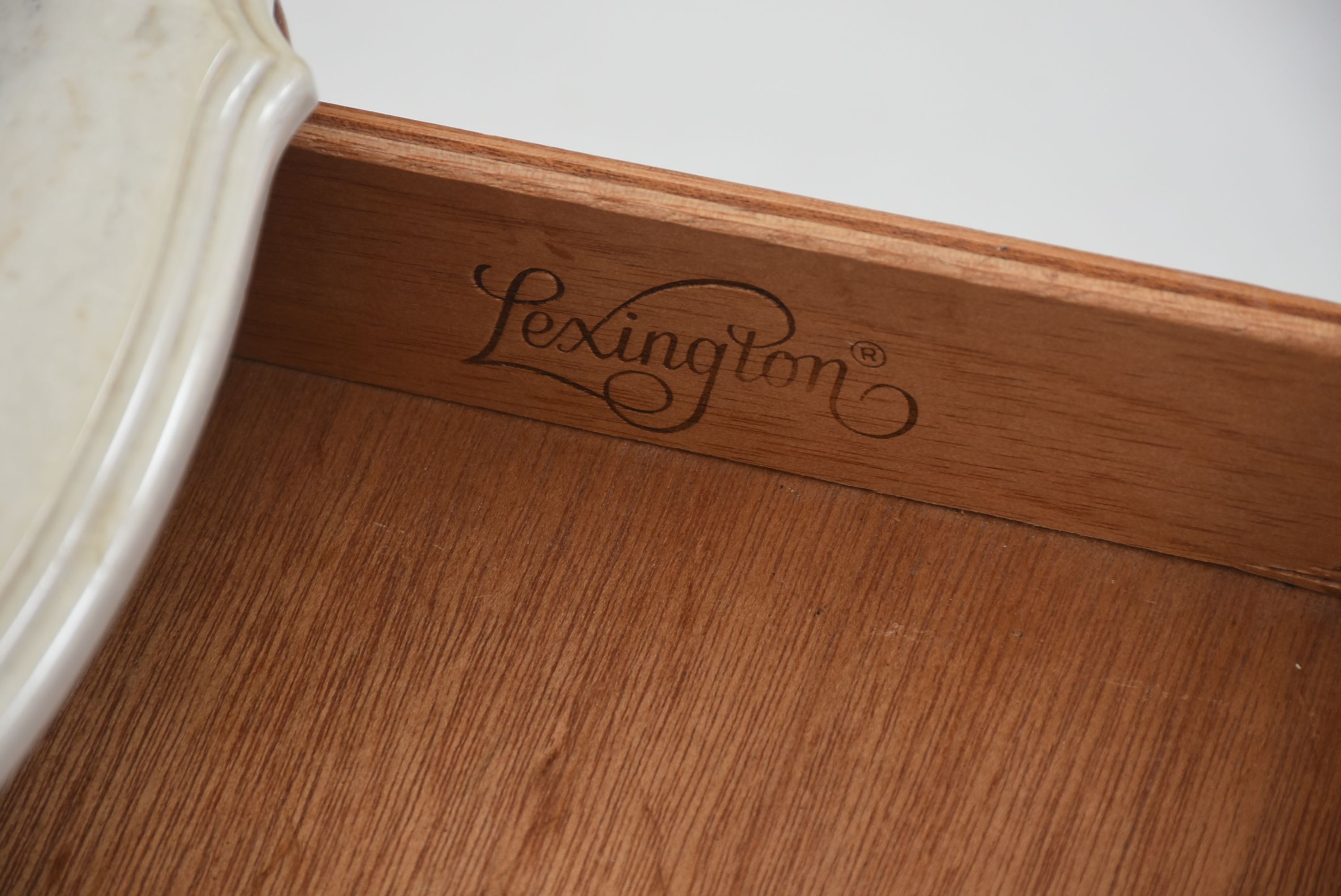 Lexington Furniture Victorian Sampler Collection - Vanity