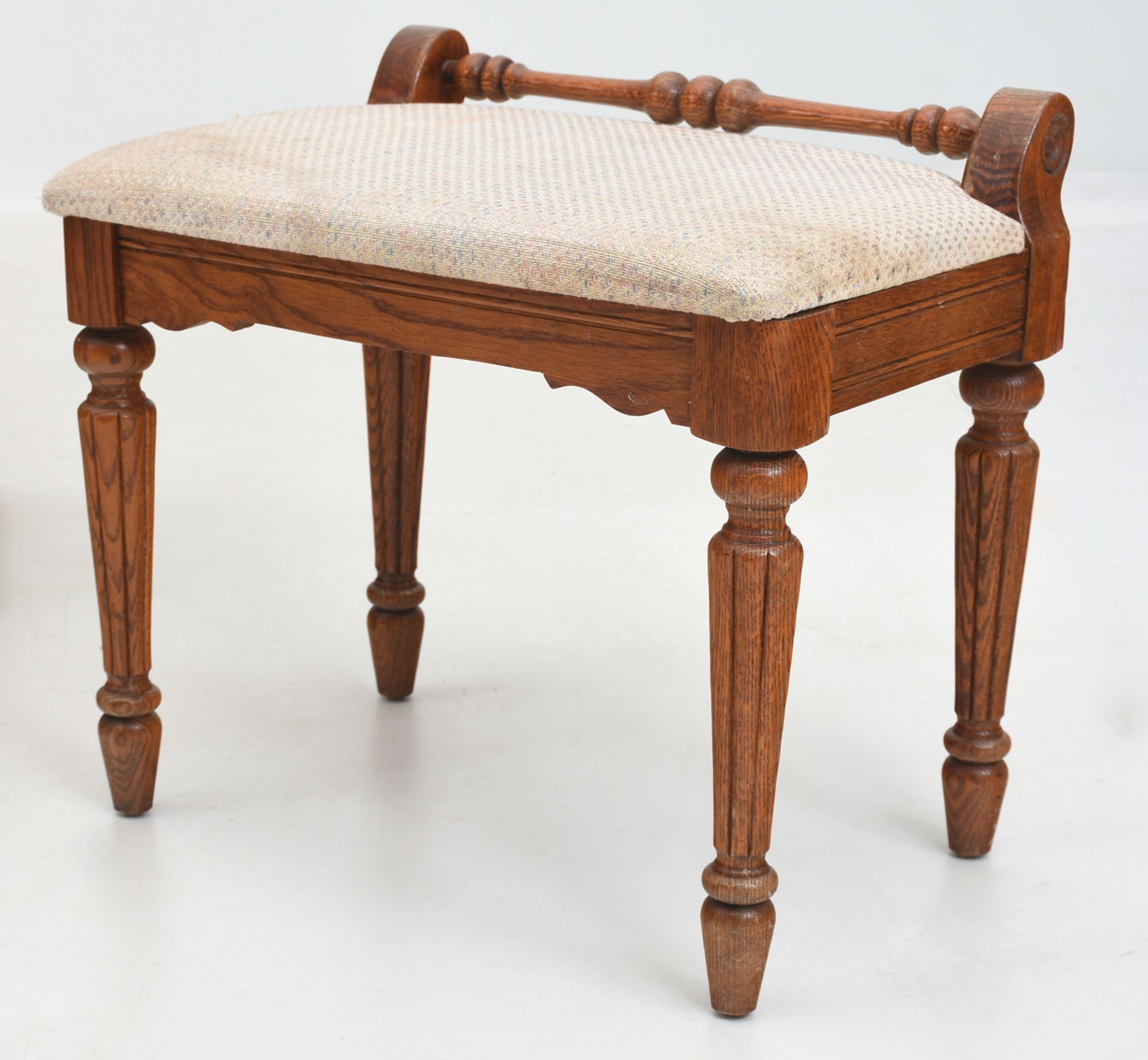 Lexington Furniture Victorian Sampler Collection - Vanity