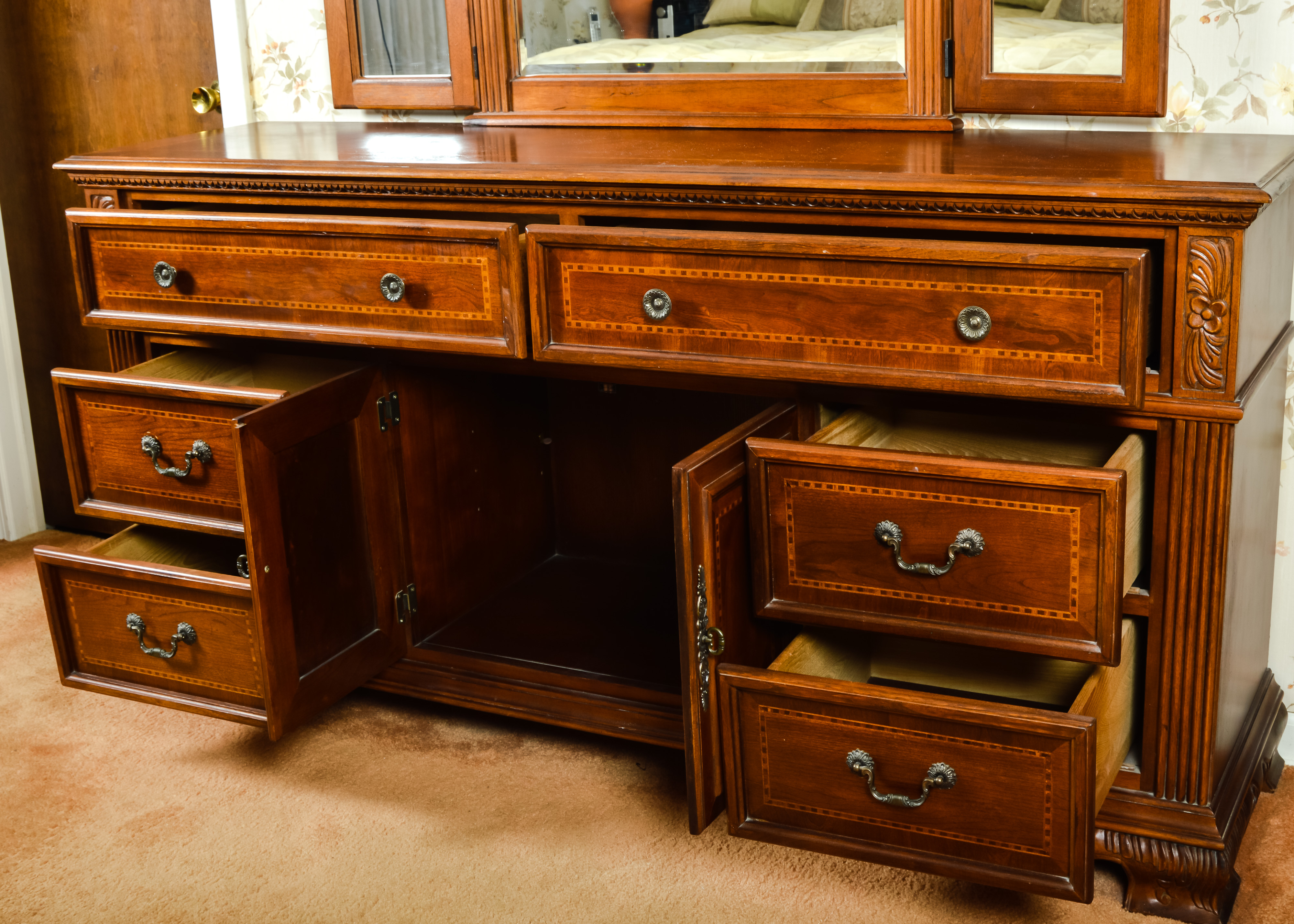 Collezione Europa Dresser with Mirror