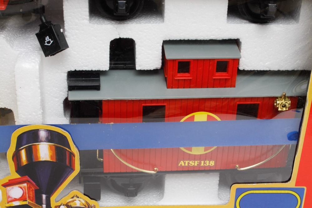 Vintage Marx Model Train Cars and Classic Rail Complete Set